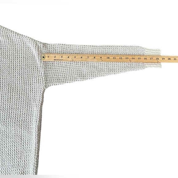 Women’s Urban Outfitters Medium Oversized Sweater Fits Large Cream Tan Cardigan - Picture 7 of 9